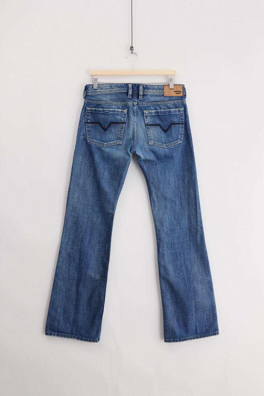 Diesel Zathan Bootcut Jeans (W31) – Livid