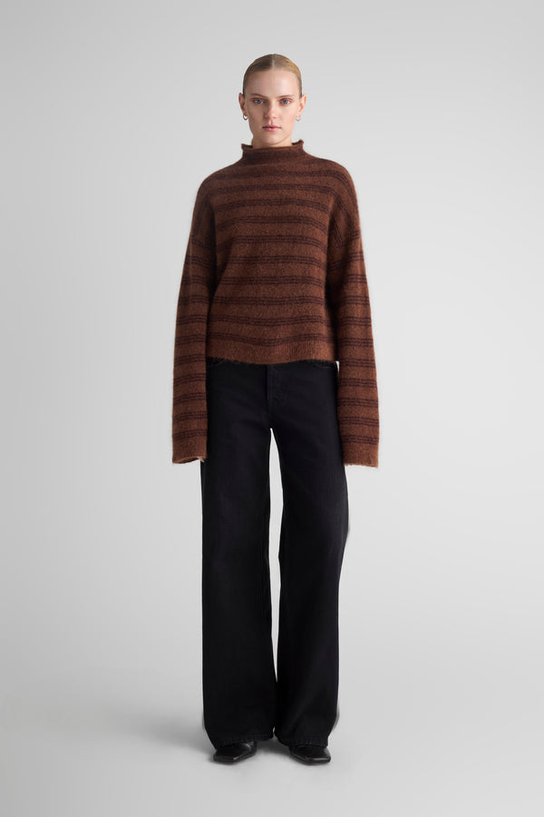 Deka Chestnut Stripe