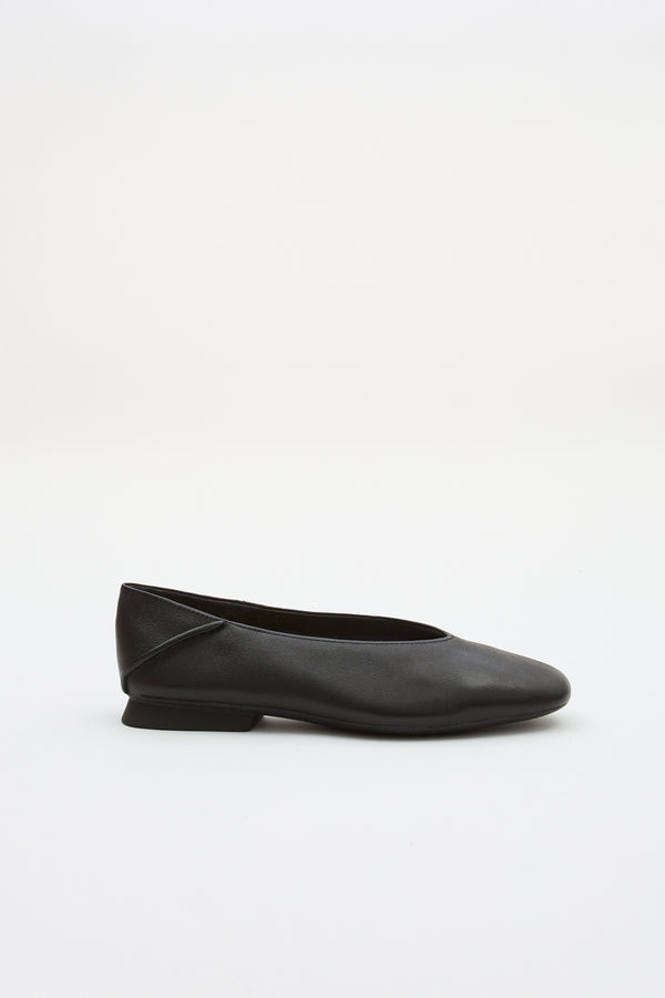 Casi Myra Black